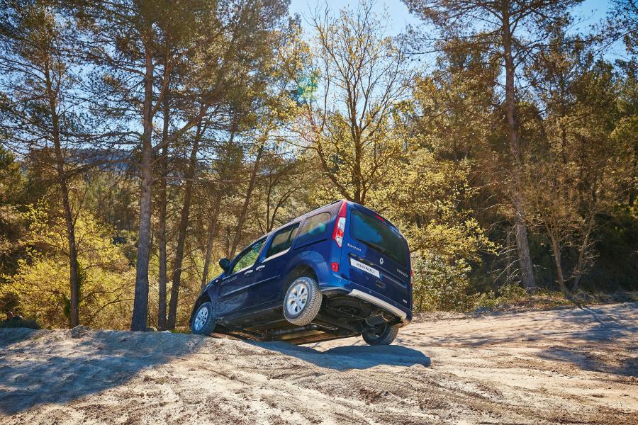  Renault Kangoo X-Track 2016 года  (фото 6 из 16)